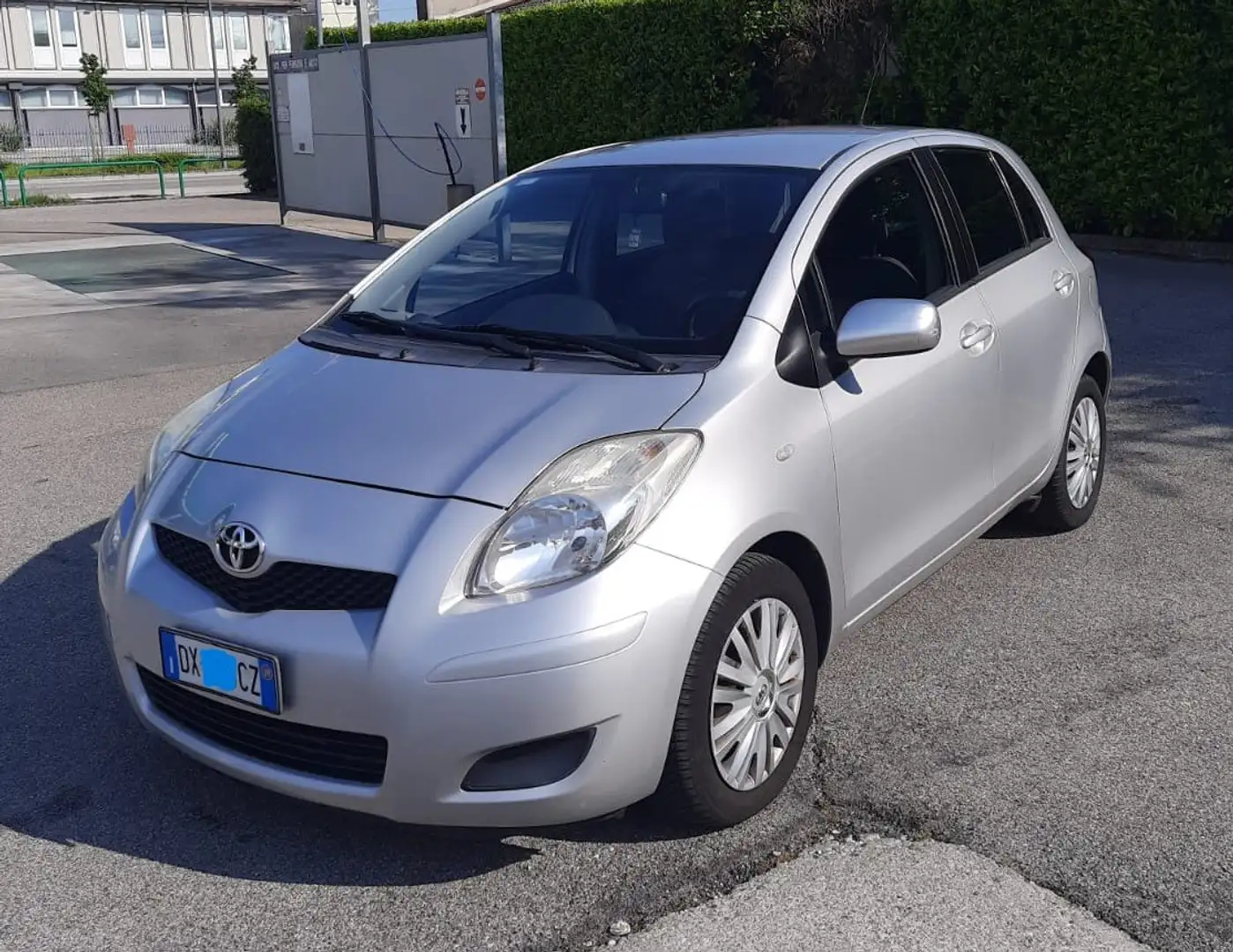 Toyota Yaris Yaris II 2005 5p 1.3 dual S m-mt Grigio - 1