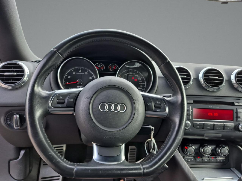 Audi TT 2.0 TFSI Roadster — photo 8