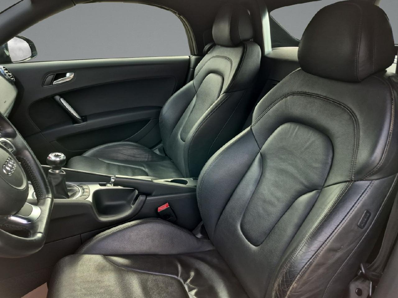 Audi TT 2.0 TFSI Roadster — photo 9