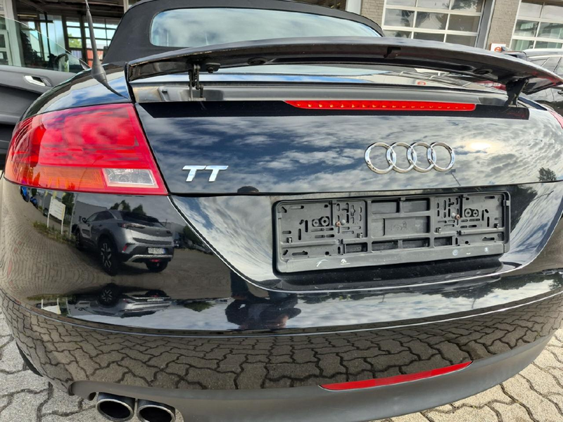 Audi TT 2.0 TFSI Roadster — photo 12
