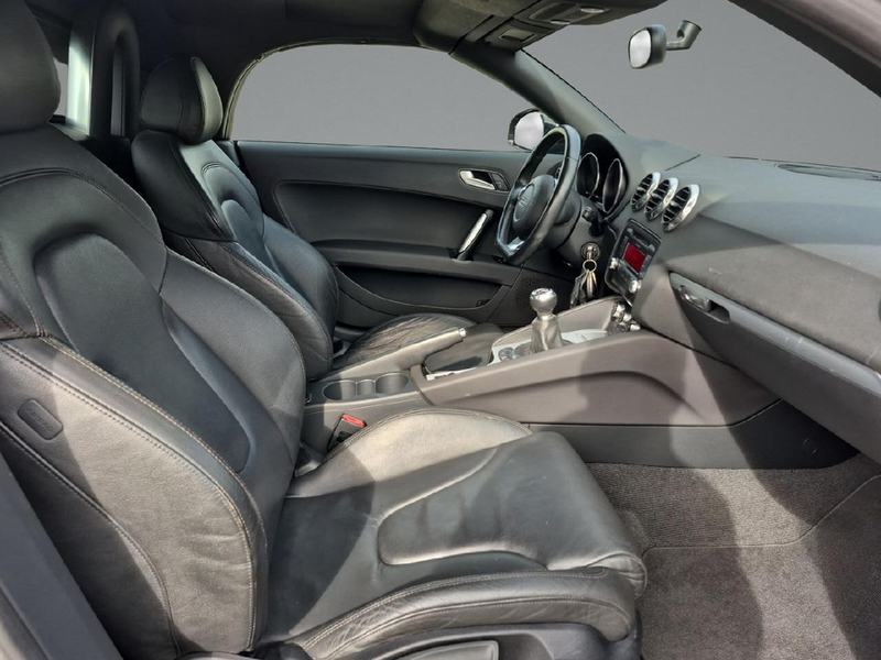 Audi TT 2.0 TFSI Roadster — photo 13