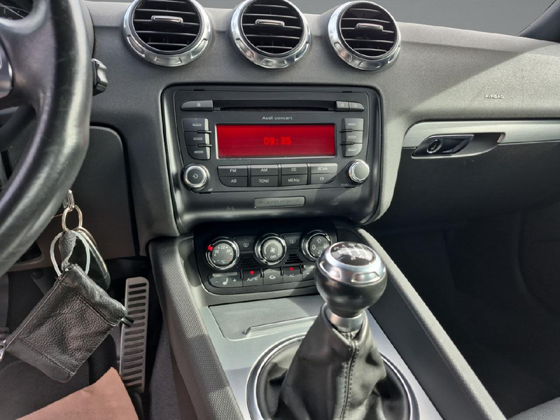 Audi TT 2.0 TFSI Roadster — photo 11