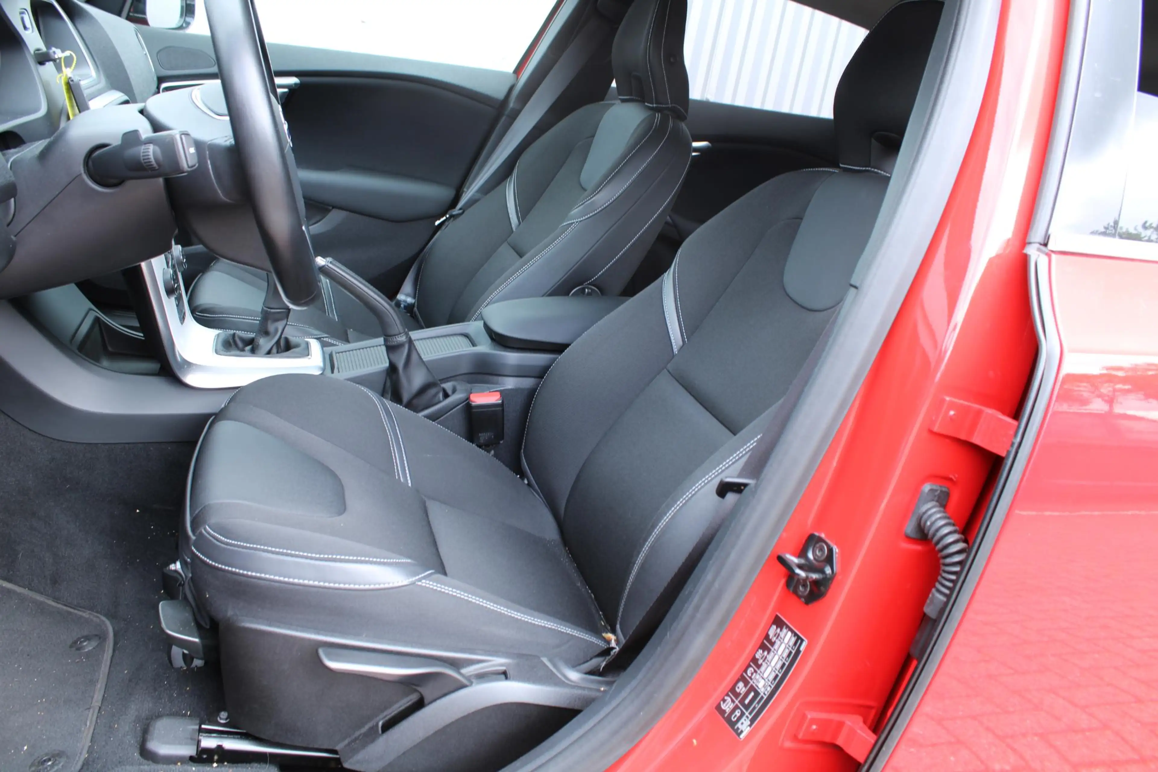 Volvo V40 T3 Momentum Achteruitrijcamera | Cruise control | — photo 8