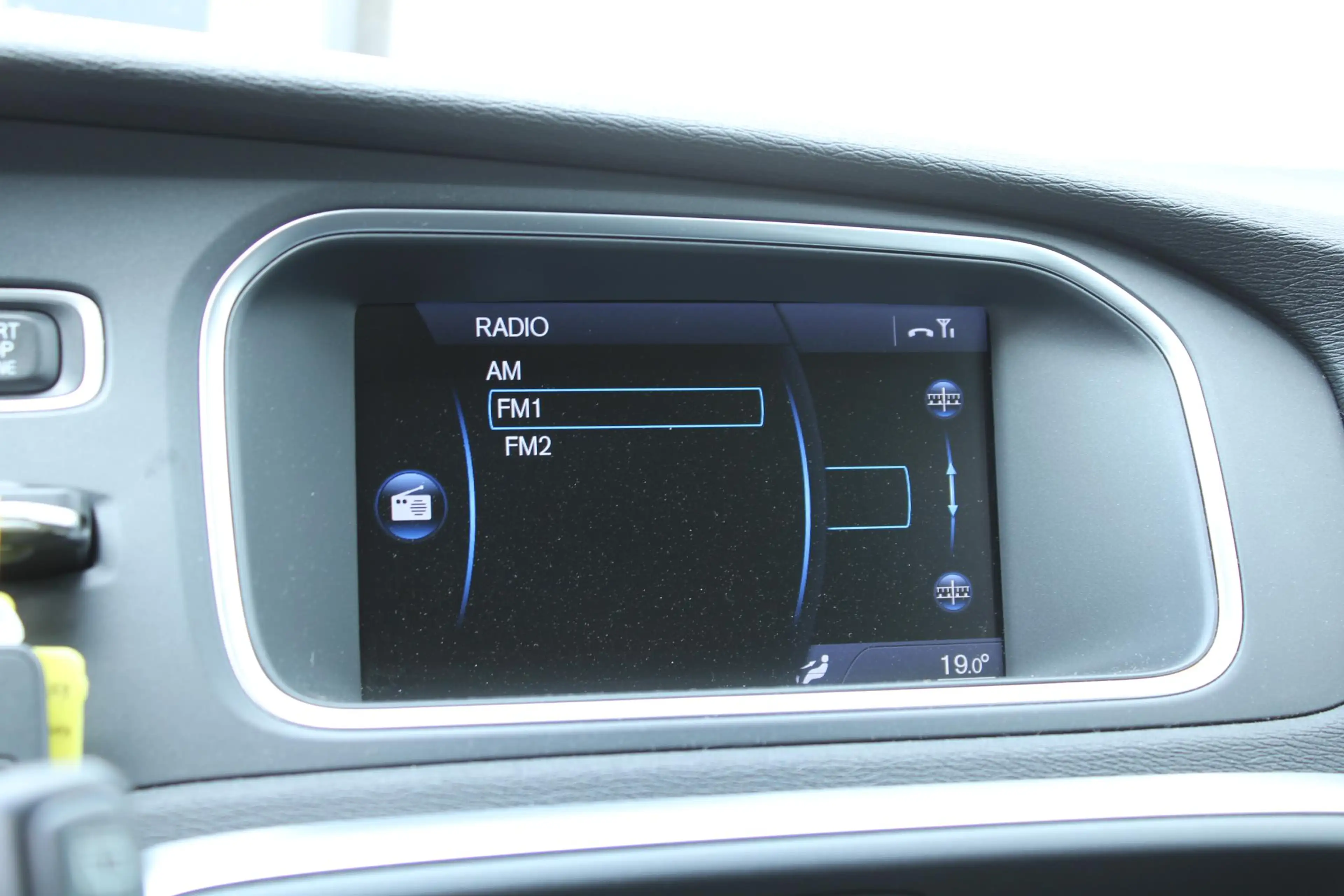 Volvo V40 T3 Momentum Achteruitrijcamera | Cruise control | — photo 15