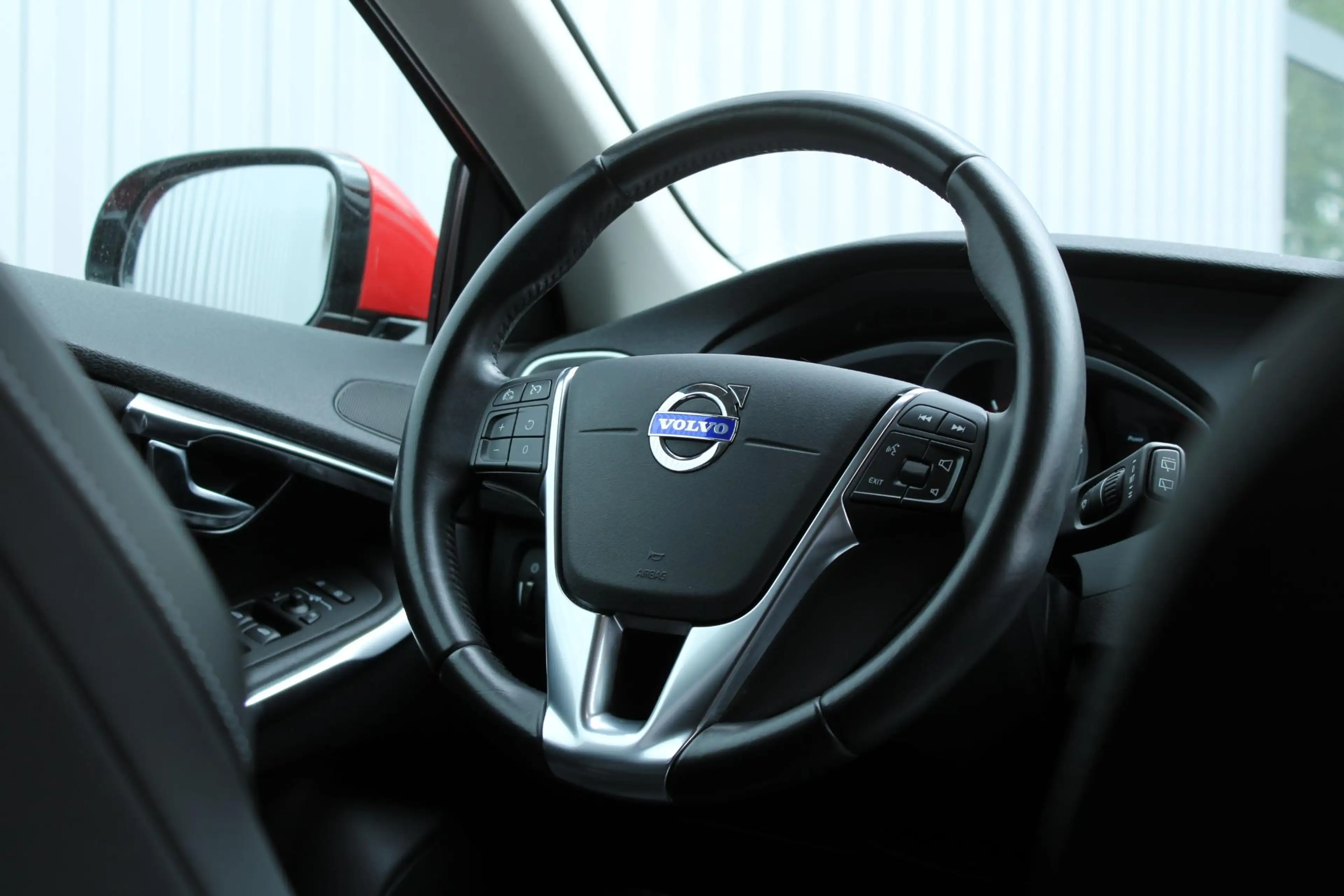 Volvo V40 T3 Momentum Achteruitrijcamera | Cruise control | — photo 10