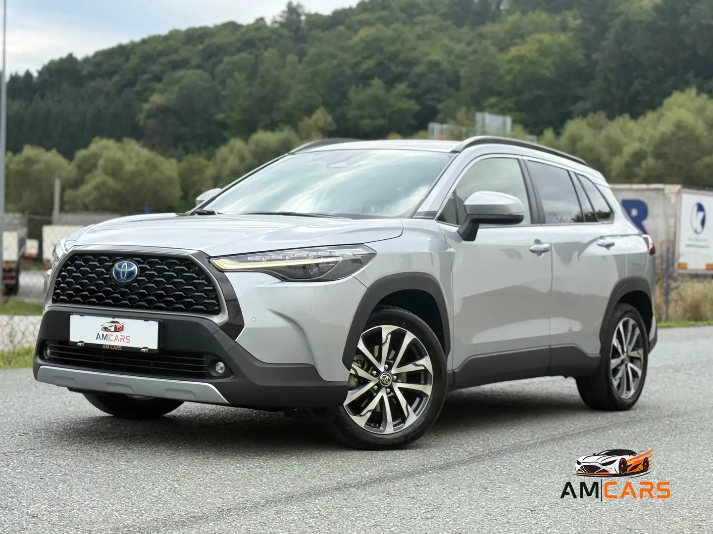 Toyota Corolla Cross Corolla Cross 2,0 Hybrid Active Drive AWD Silber - 1