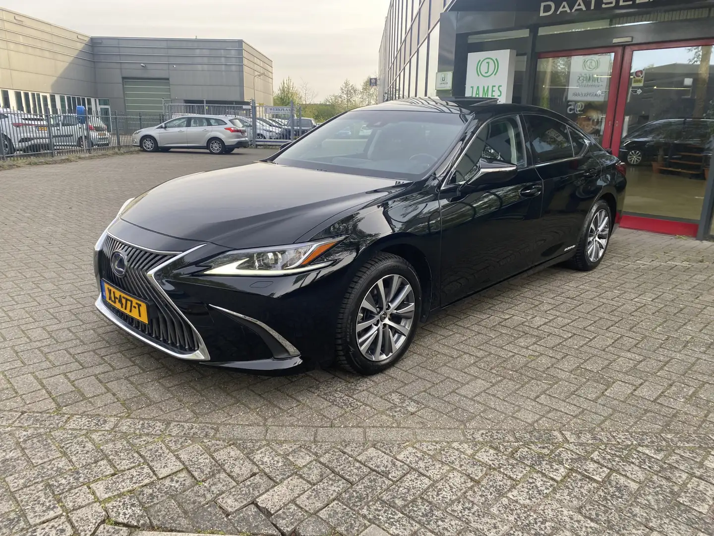Lexus ES 300 300h Stoelverwarming/ Schuif/kanteldak/Camera Zwart - 2