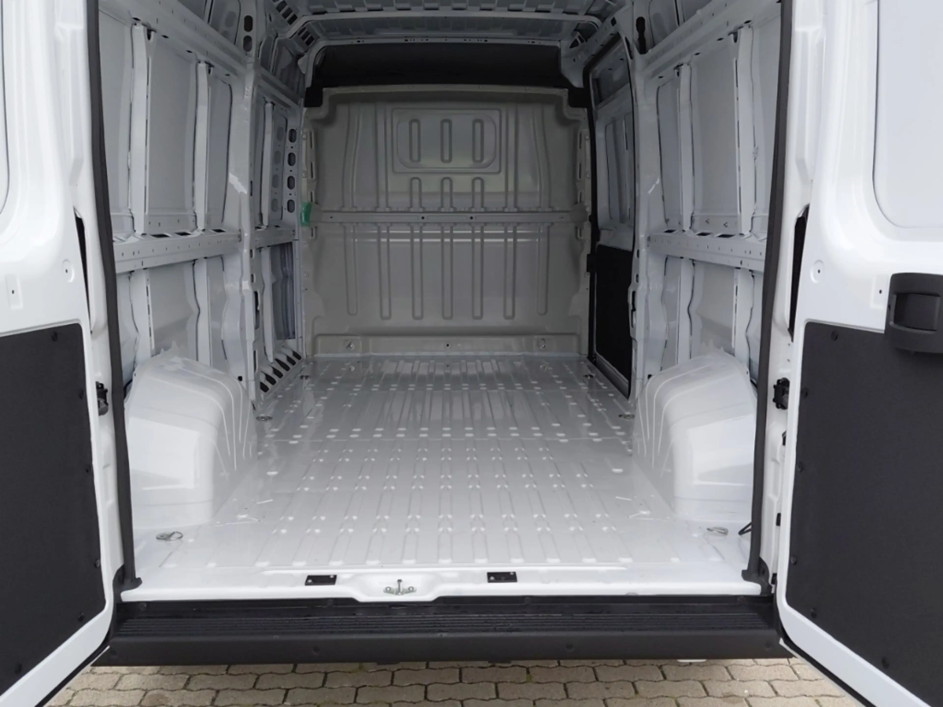 Fiat Ducato L3H2 + AUTOMATIK + 360° Parksensoren u. RFK + CarP — photo 6