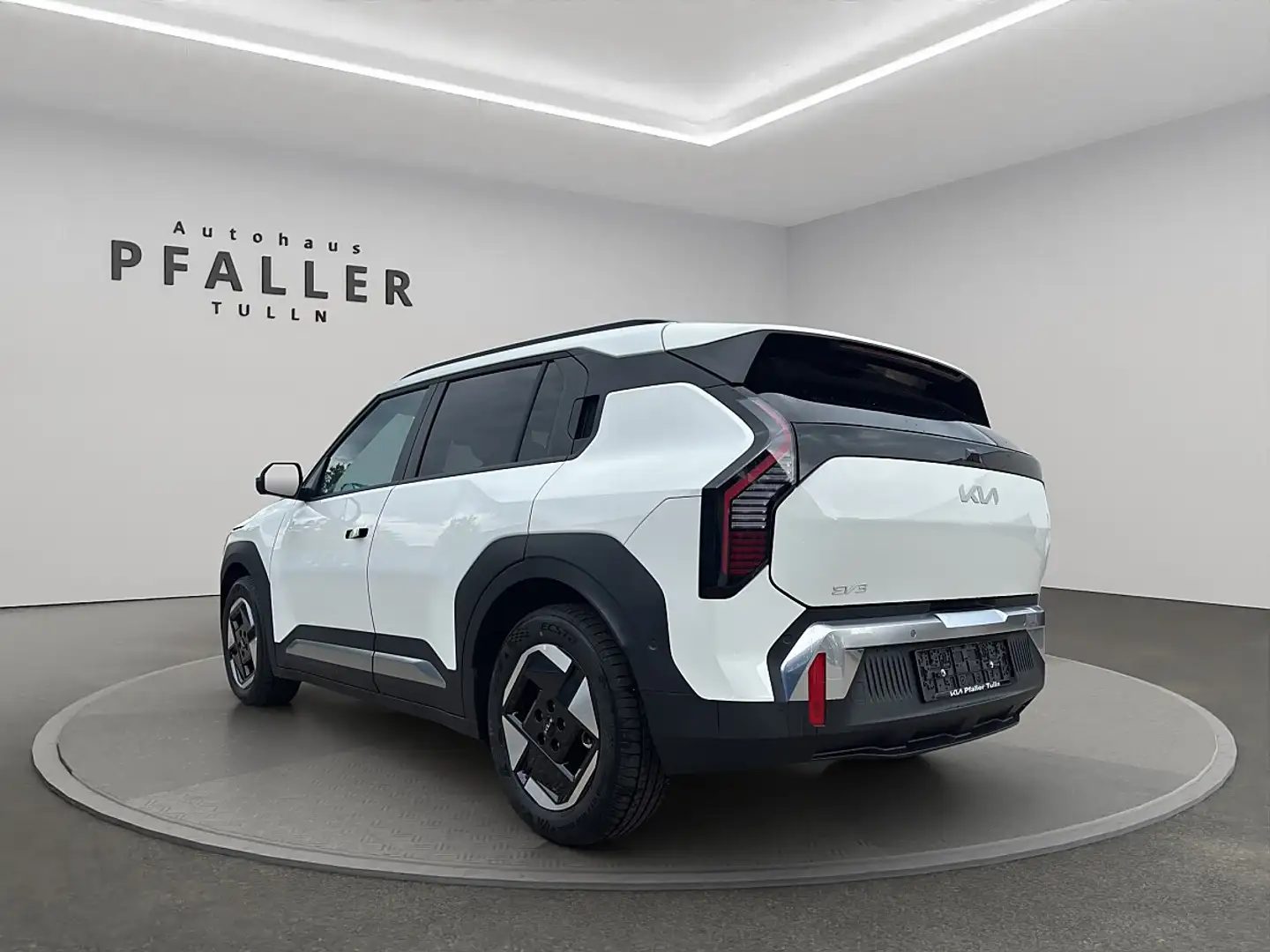 Kia EV3 FWD 81,4kWh Long Range Earth plus Weiß - 2