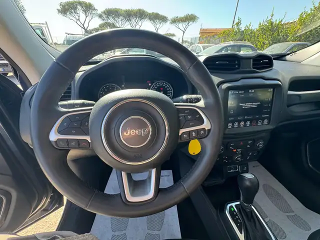 Jeep Renegade view 7