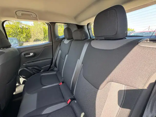 Jeep Renegade view 14