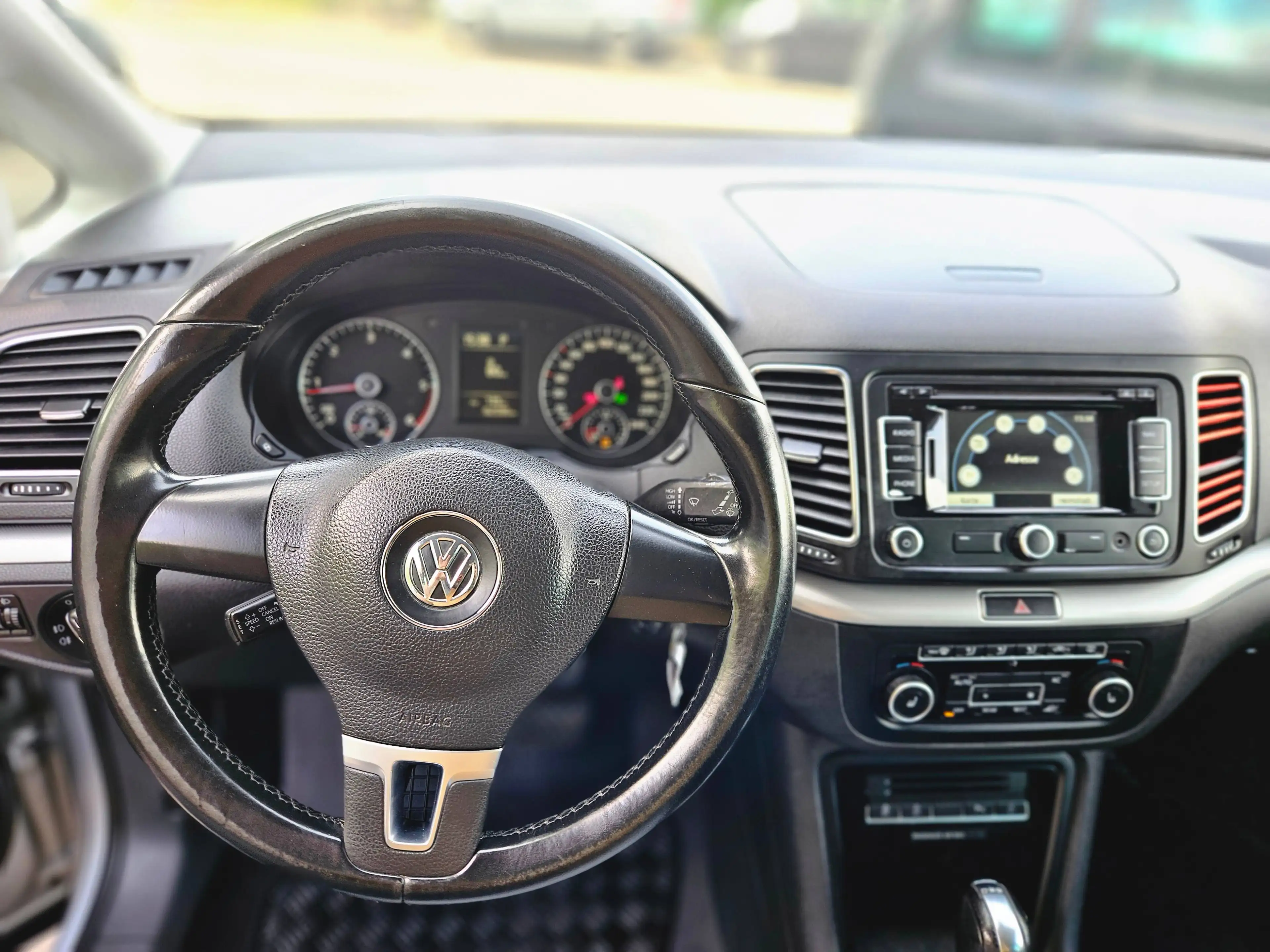 Volkswagen Sharan Comfortline BMT — photo 14