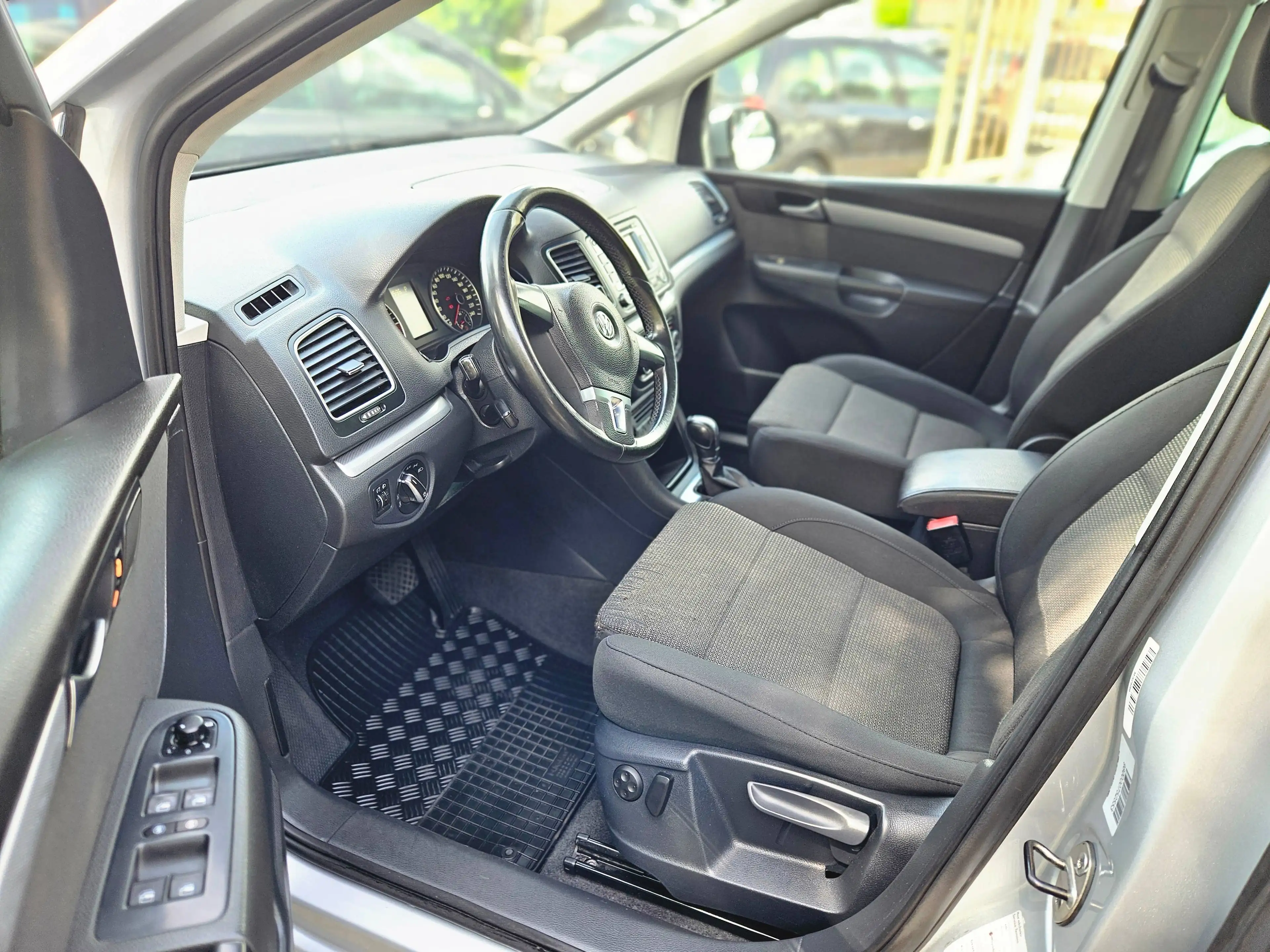 Volkswagen Sharan Comfortline BMT — photo 8