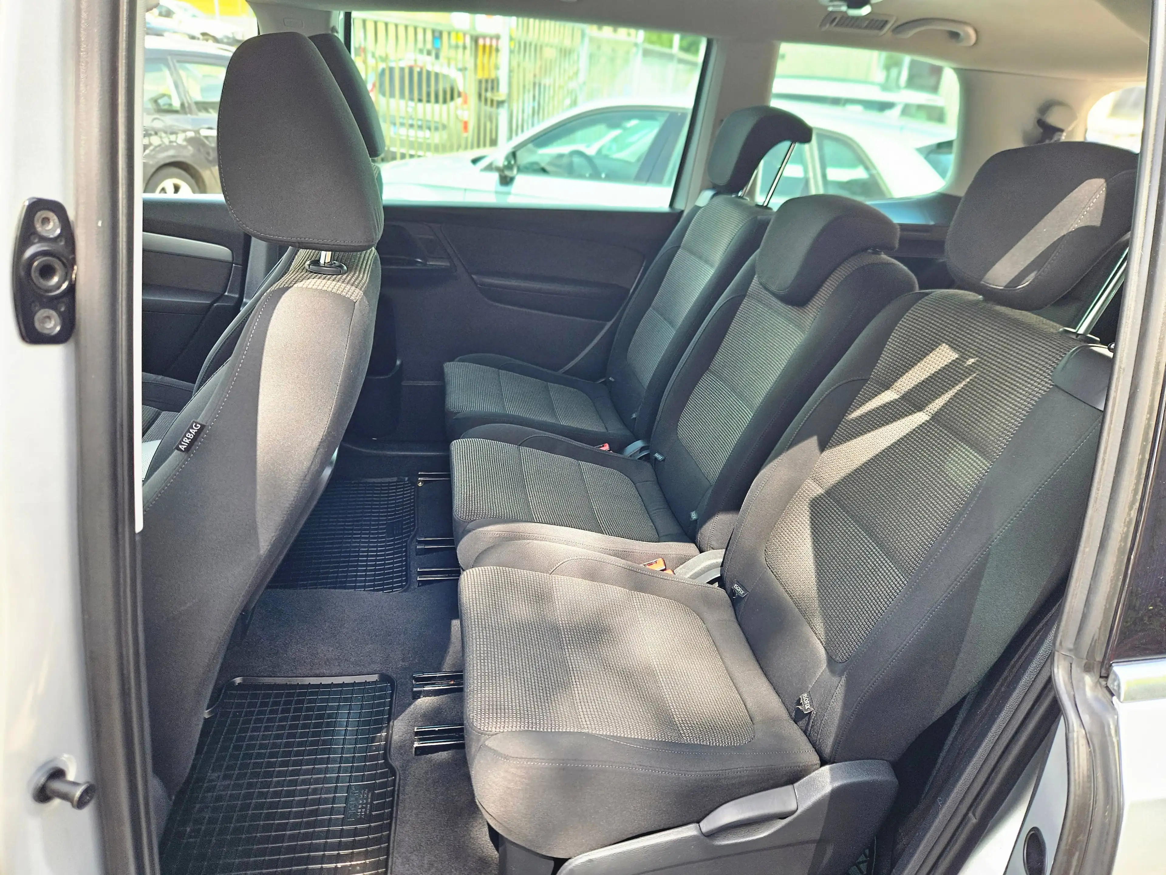 Volkswagen Sharan Comfortline BMT — photo 11