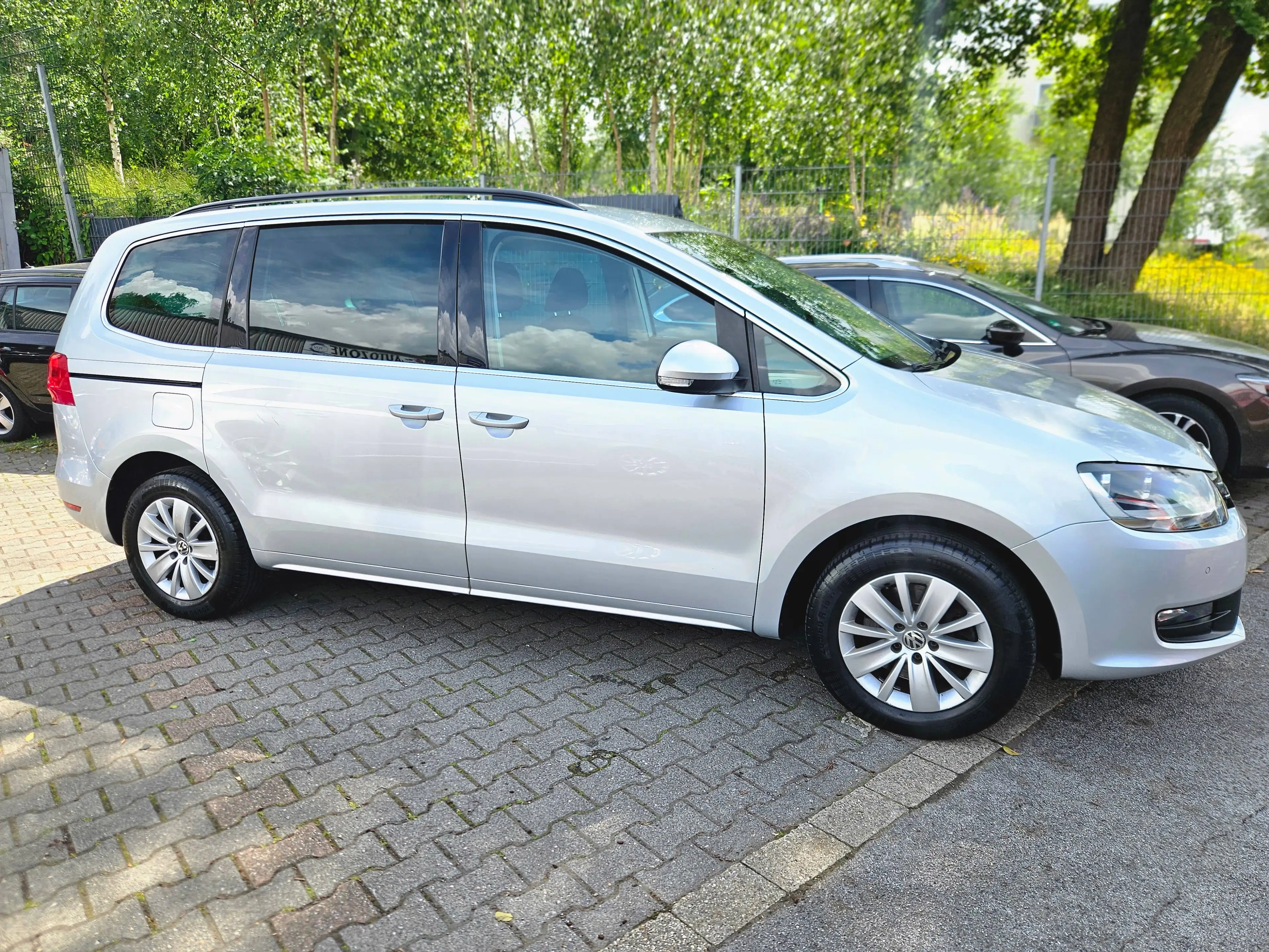 Volkswagen Sharan Comfortline BMT — photo 2