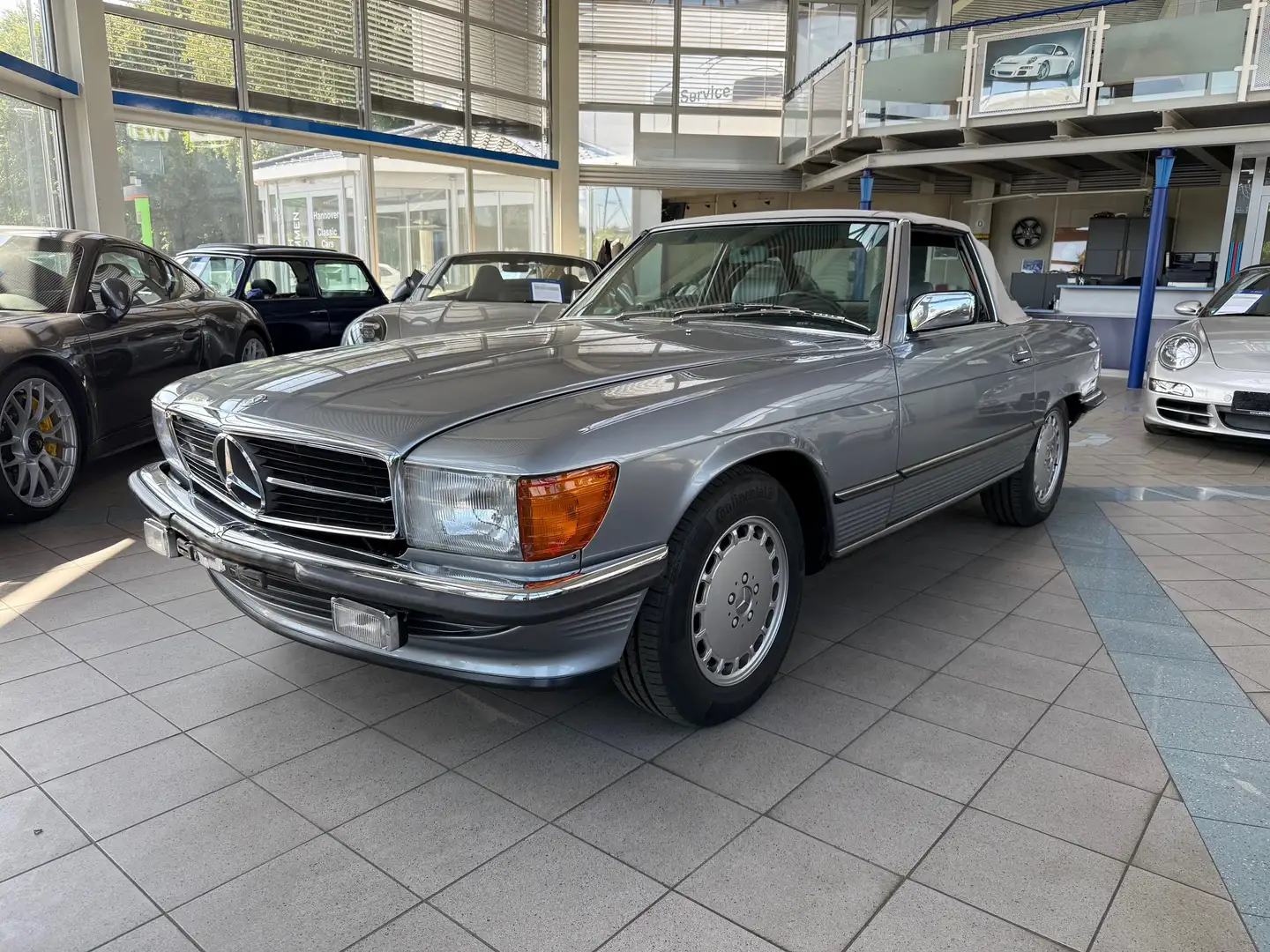 Mercedes-Benz SL 560 560 SL   R107 - 1