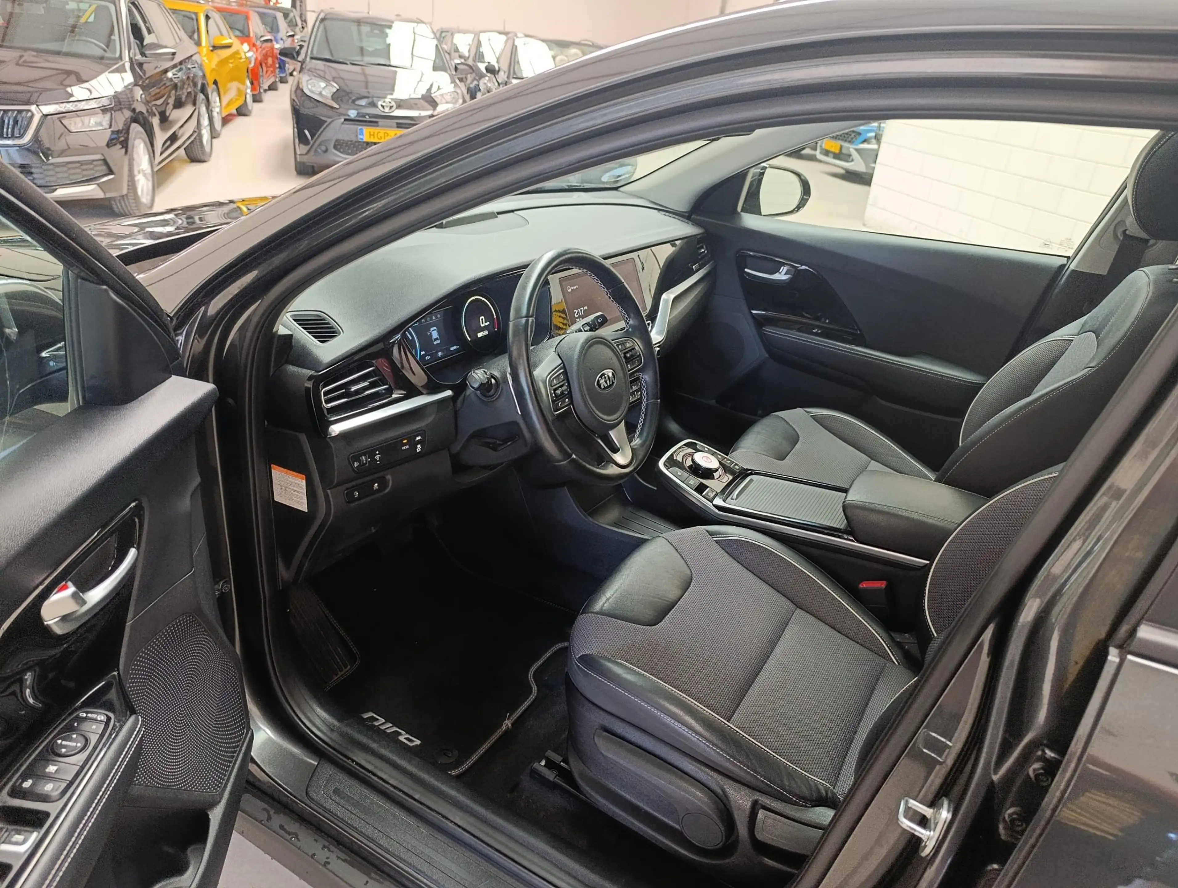 Kia e-Niro DynamicPlusLine 39 kWh Airconditioning (automatisc — photo 2