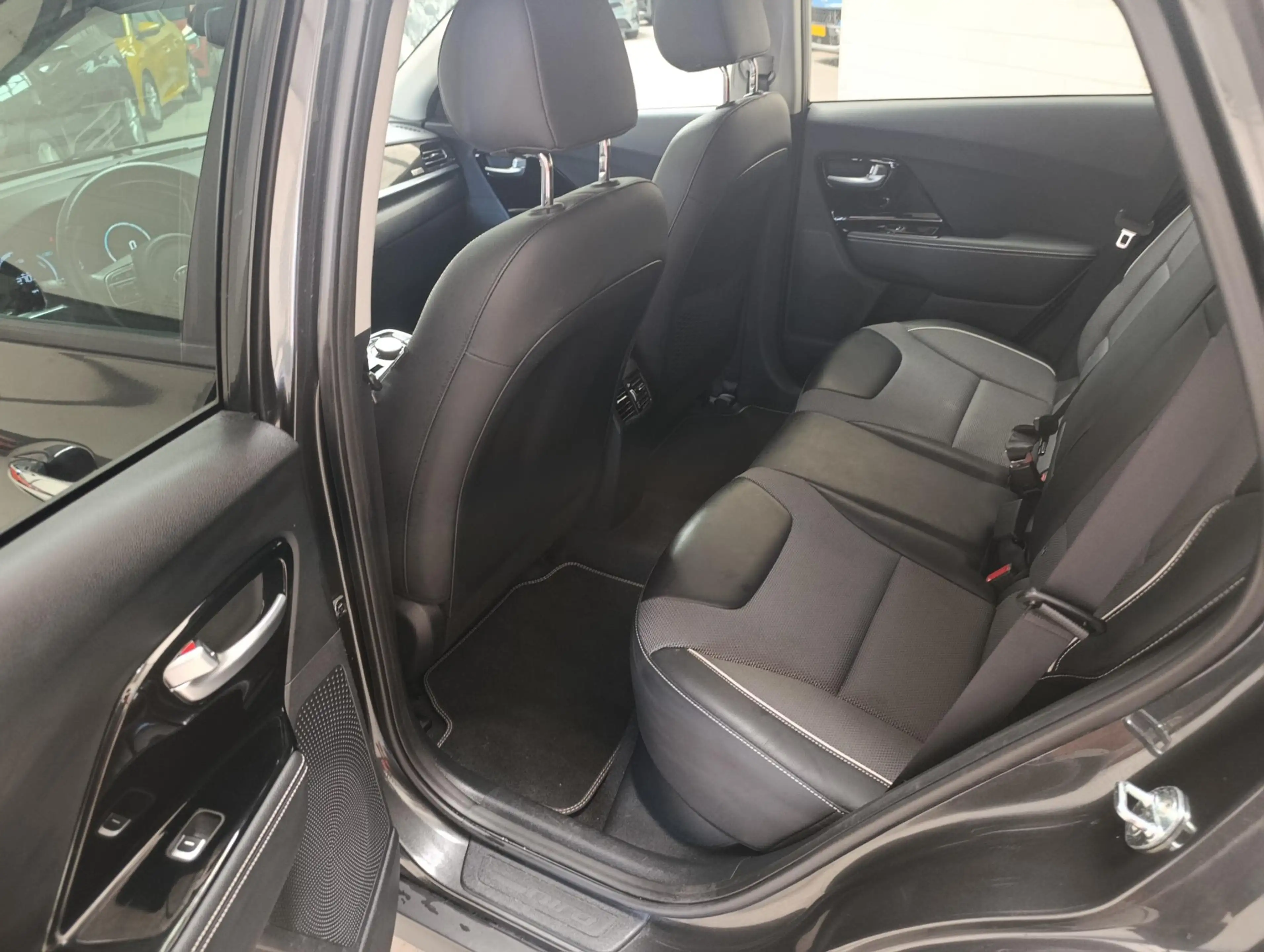 Kia e-Niro DynamicPlusLine 39 kWh Airconditioning (automatisc — photo 5