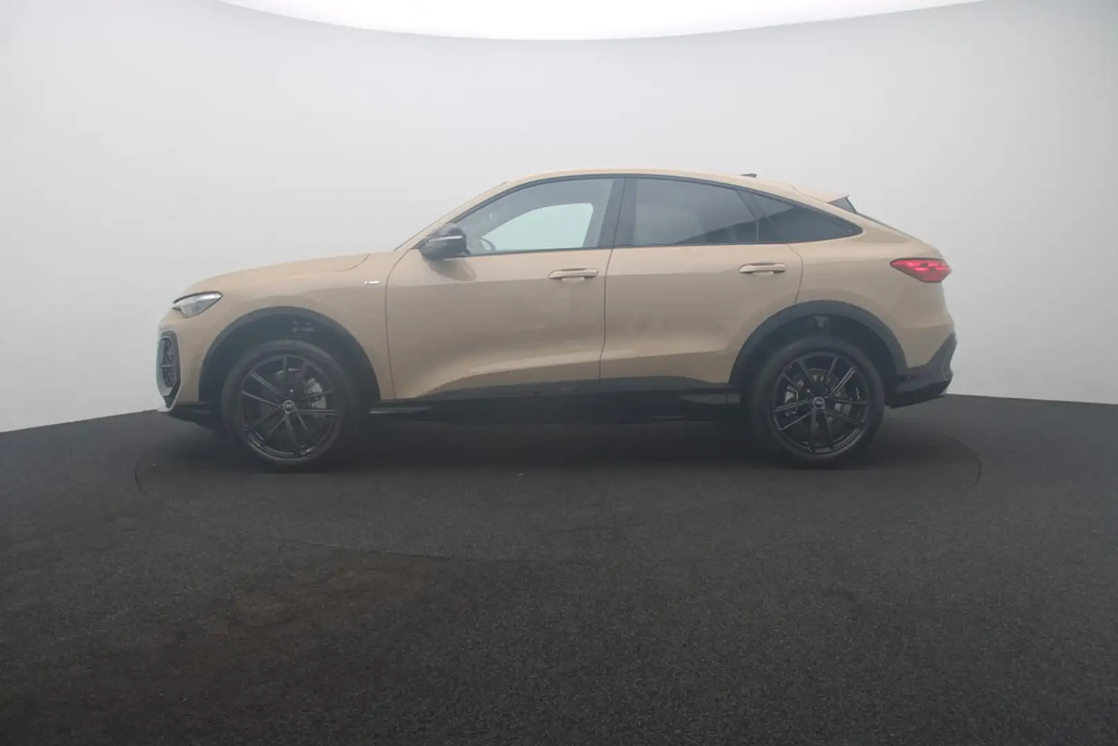 Audi Q5 Sportback TDI quattro S line LED Navi B&O Or - 2