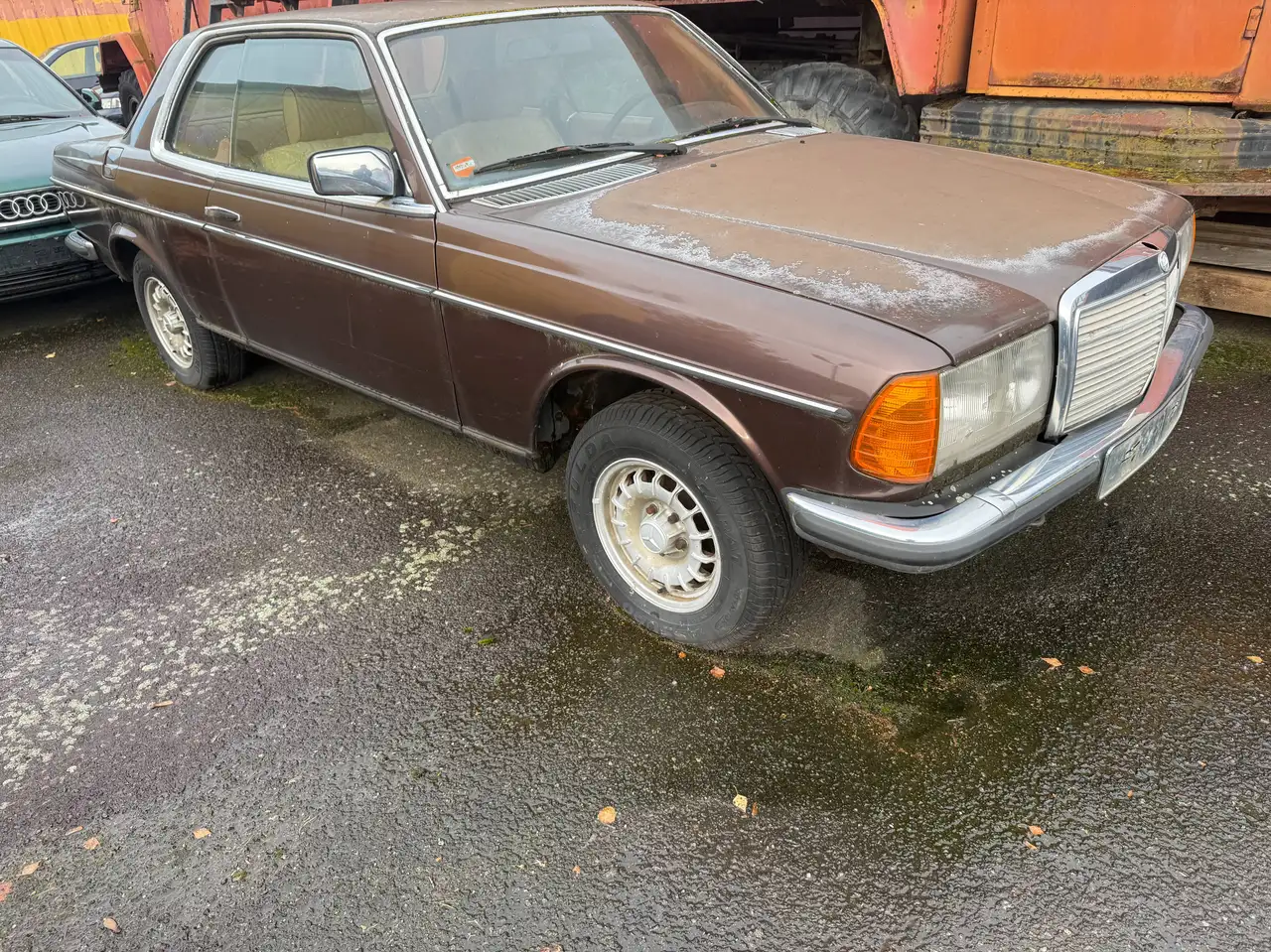 Mercedes-Benz 230 123 CE Coupe, foto 1