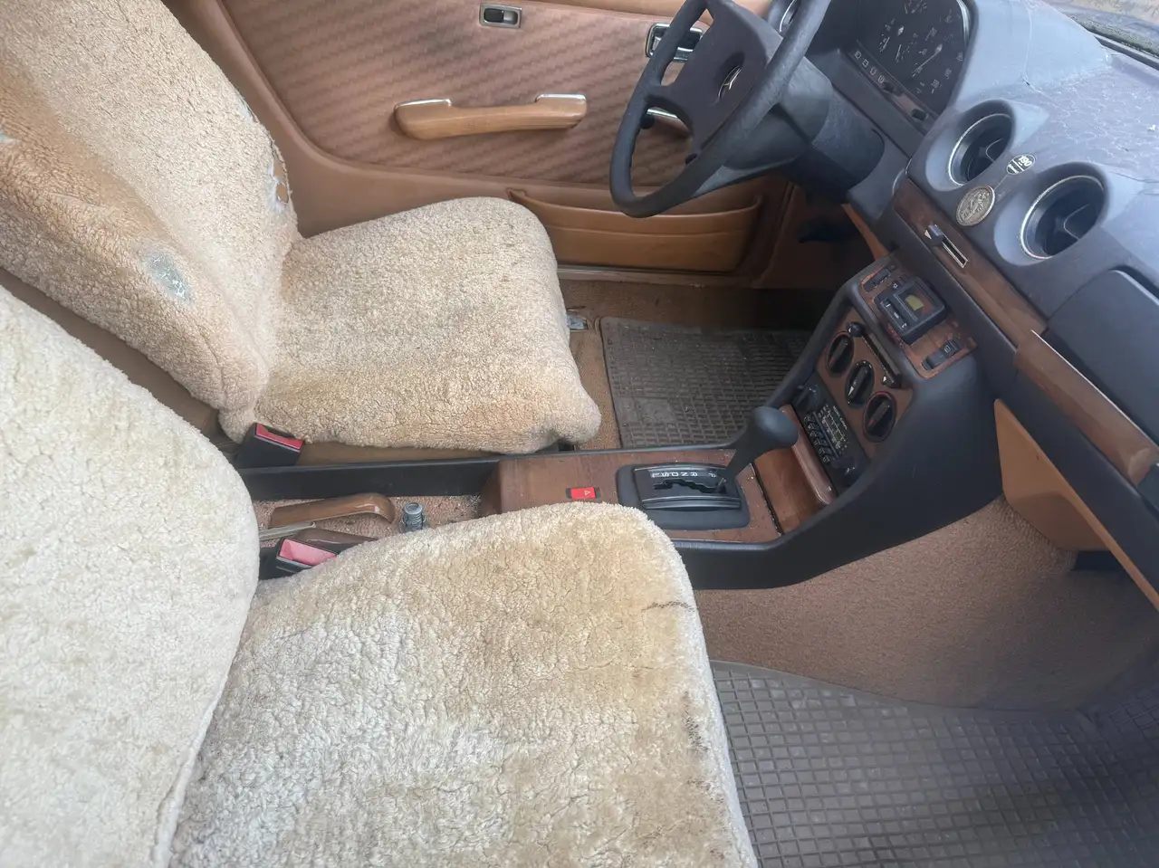 Mercedes-Benz 230 123 CE Coupe, foto 7