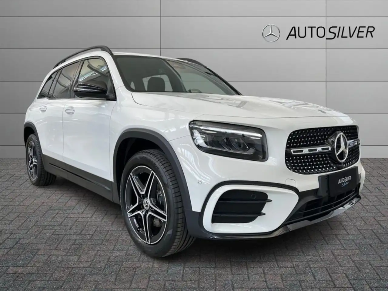 Mercedes-Benz GLB 200