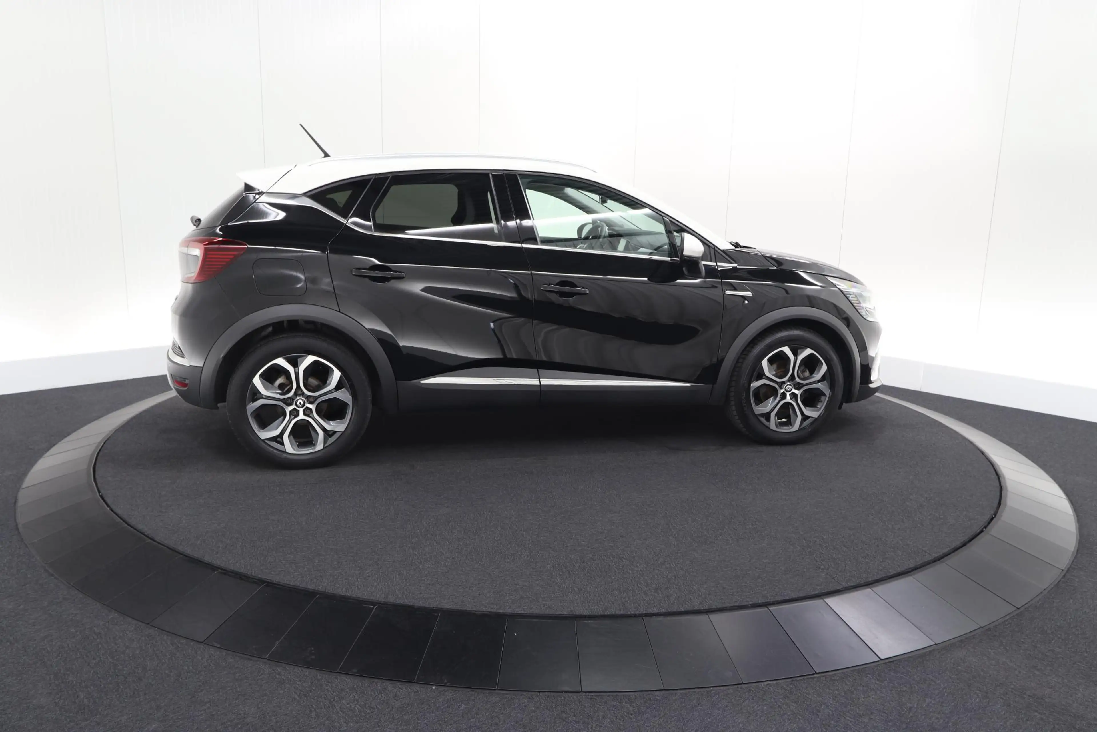 Renault Captur 1.6 E-Tech full hybrid 145 techno | Camera | Parke — photo 8