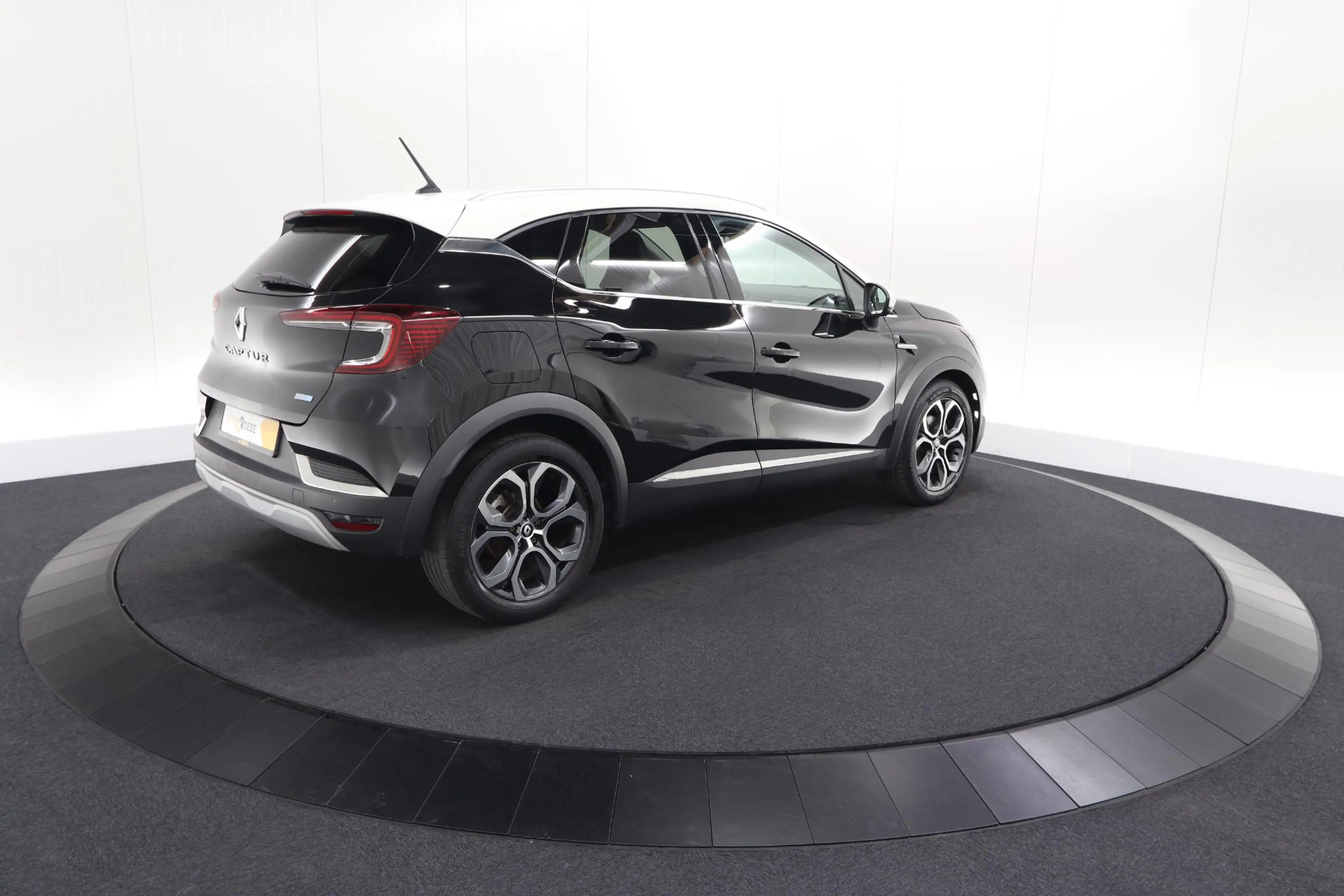 Renault Captur 1.6 E-Tech full hybrid 145 techno | Camera | Parke — photo 11