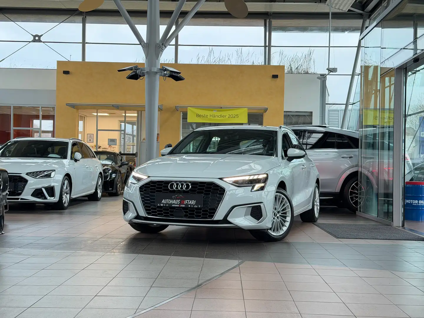 Audi A3 30 TDI advanced Fahrschulwagen ACC LED Virtual 17" Weiß - 1