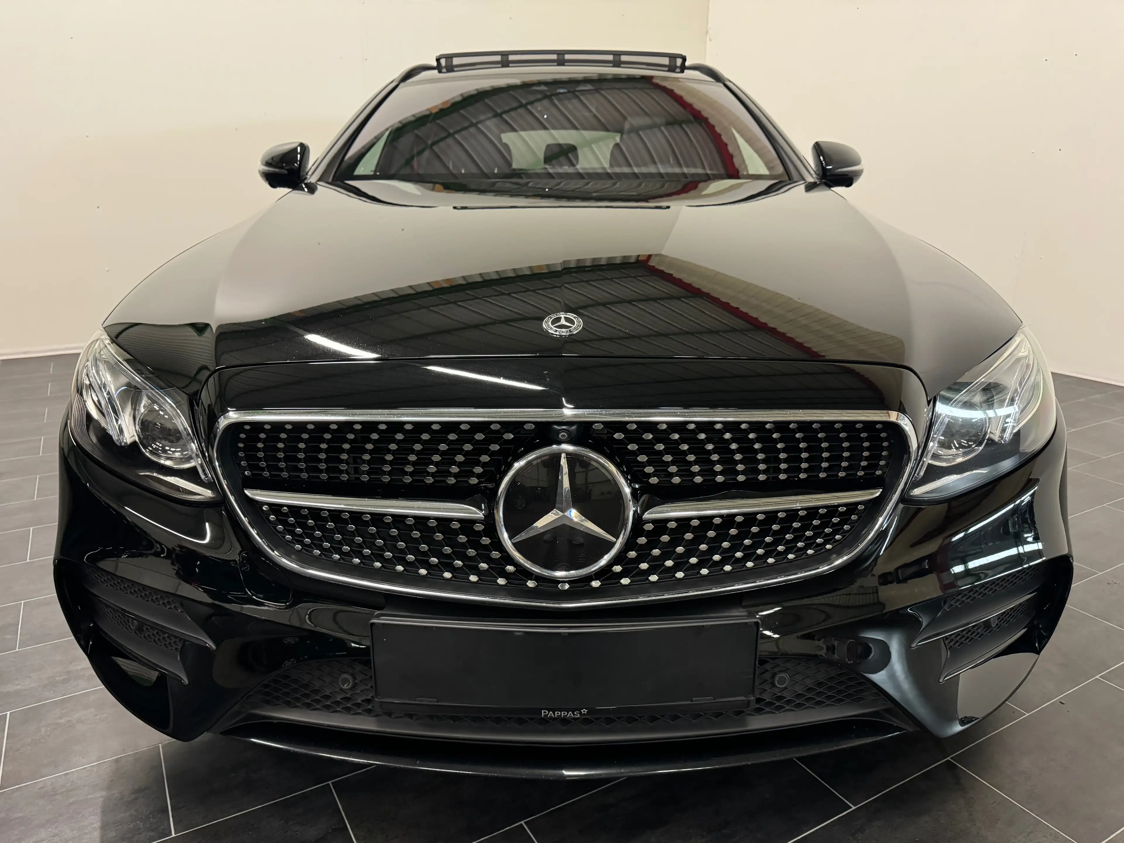 Mercedes-Benz E 43 AMG **LED-Navi-Luft-Pano-Vollausstattung-LP 134.000** — photo 5