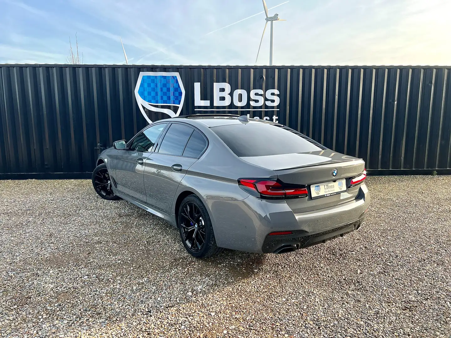 BMW 545 e xDrive M Sport Edition Gris - 2