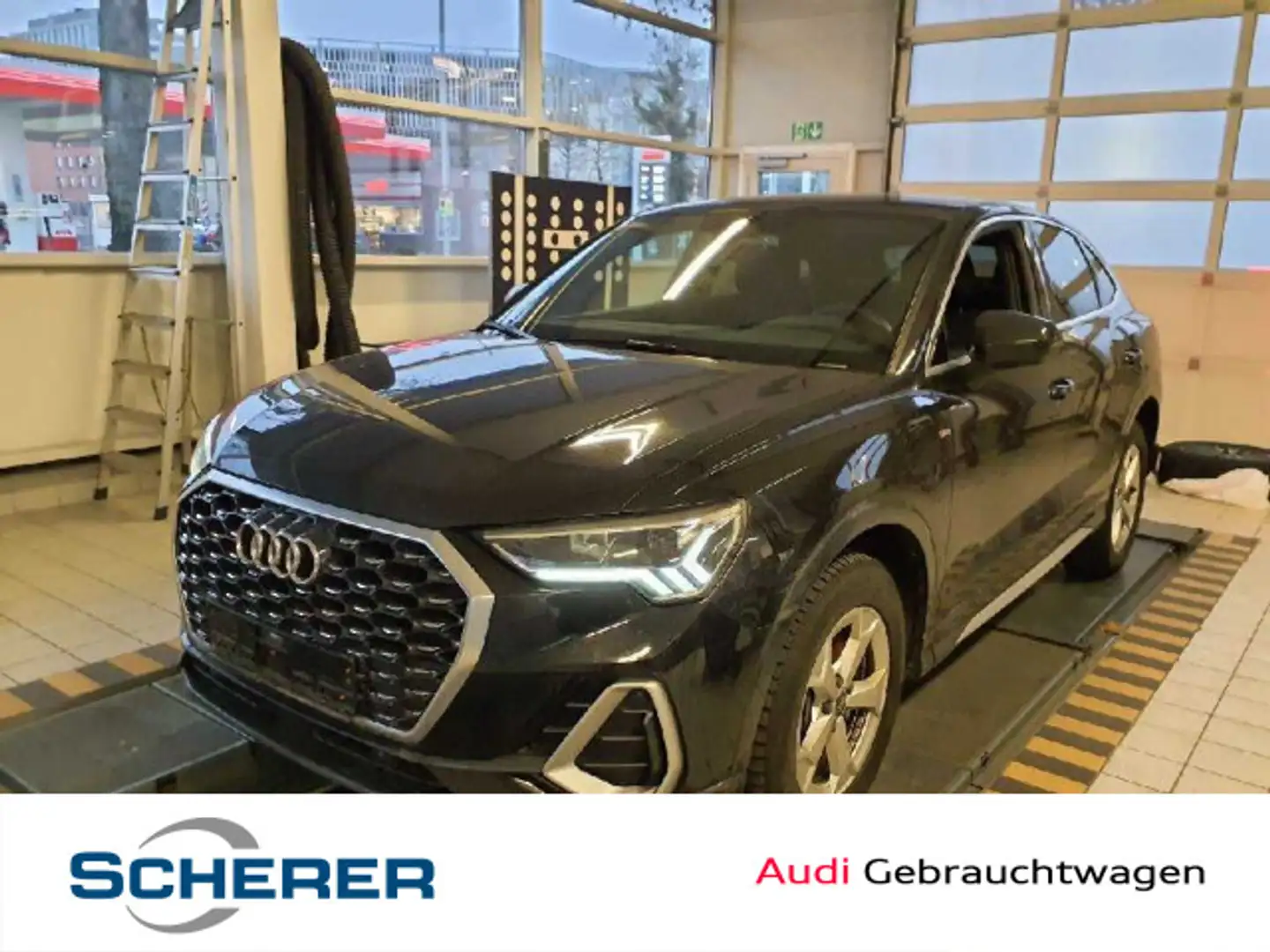 Audi Q3 45 TFSI e S line Navi, Virtual, LED Schwarz - 1