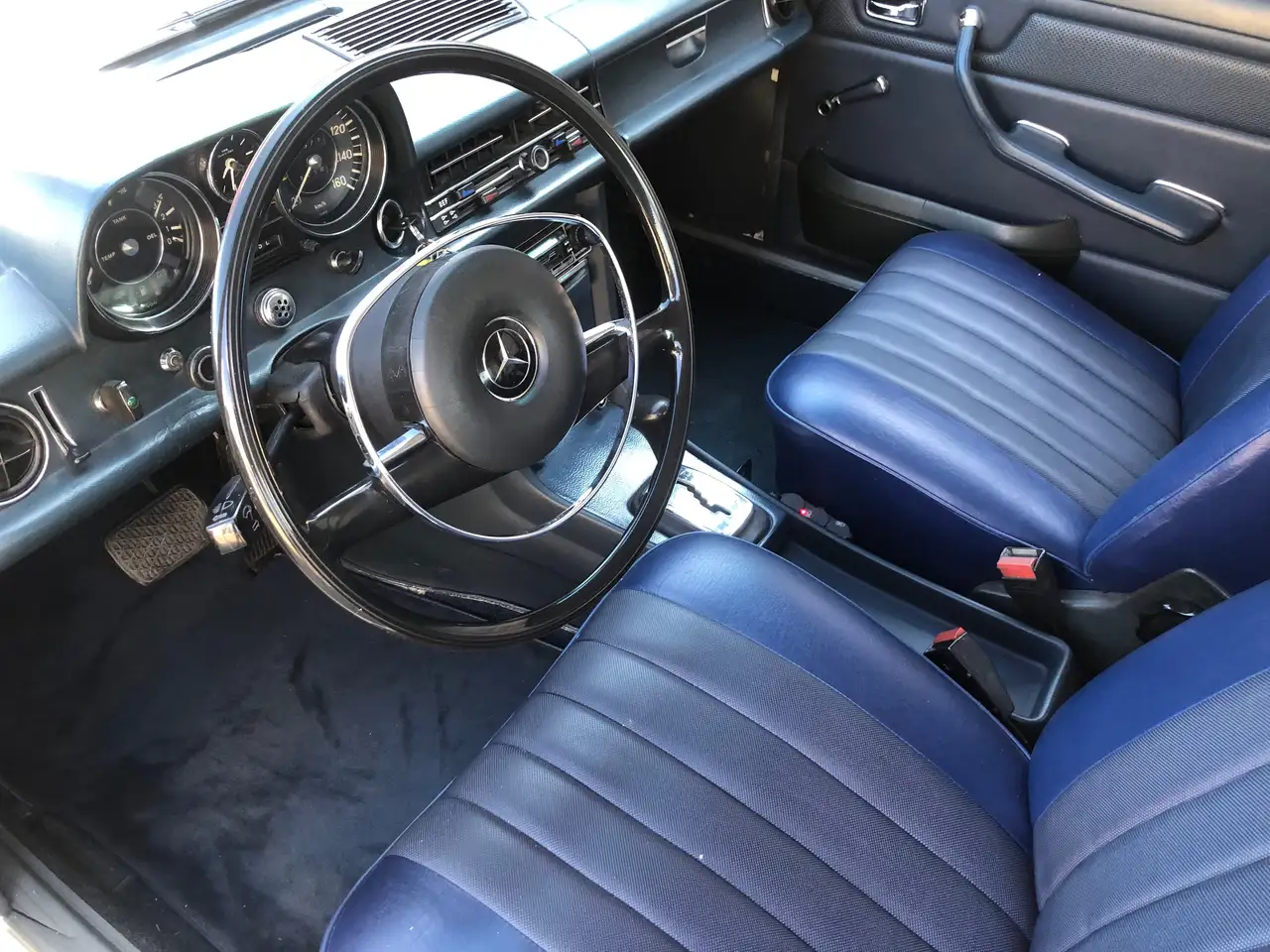 Mercedes-Benz 240 undefined, foto 4