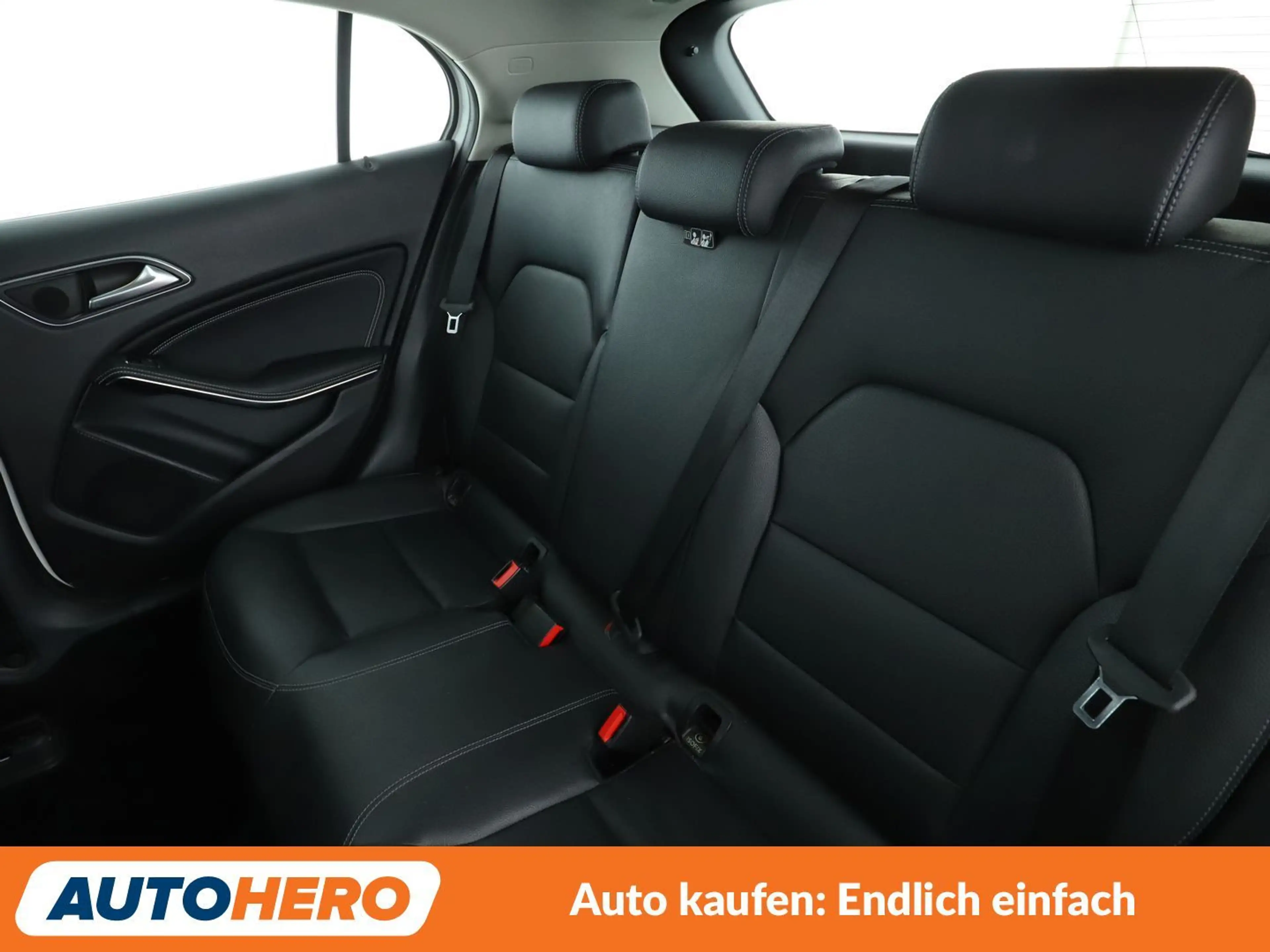 Mercedes-Benz GLA 180 GLA 180 Urban Aut*NAVI*LED*TEMPO*PDC*SHZ* — photo 14
