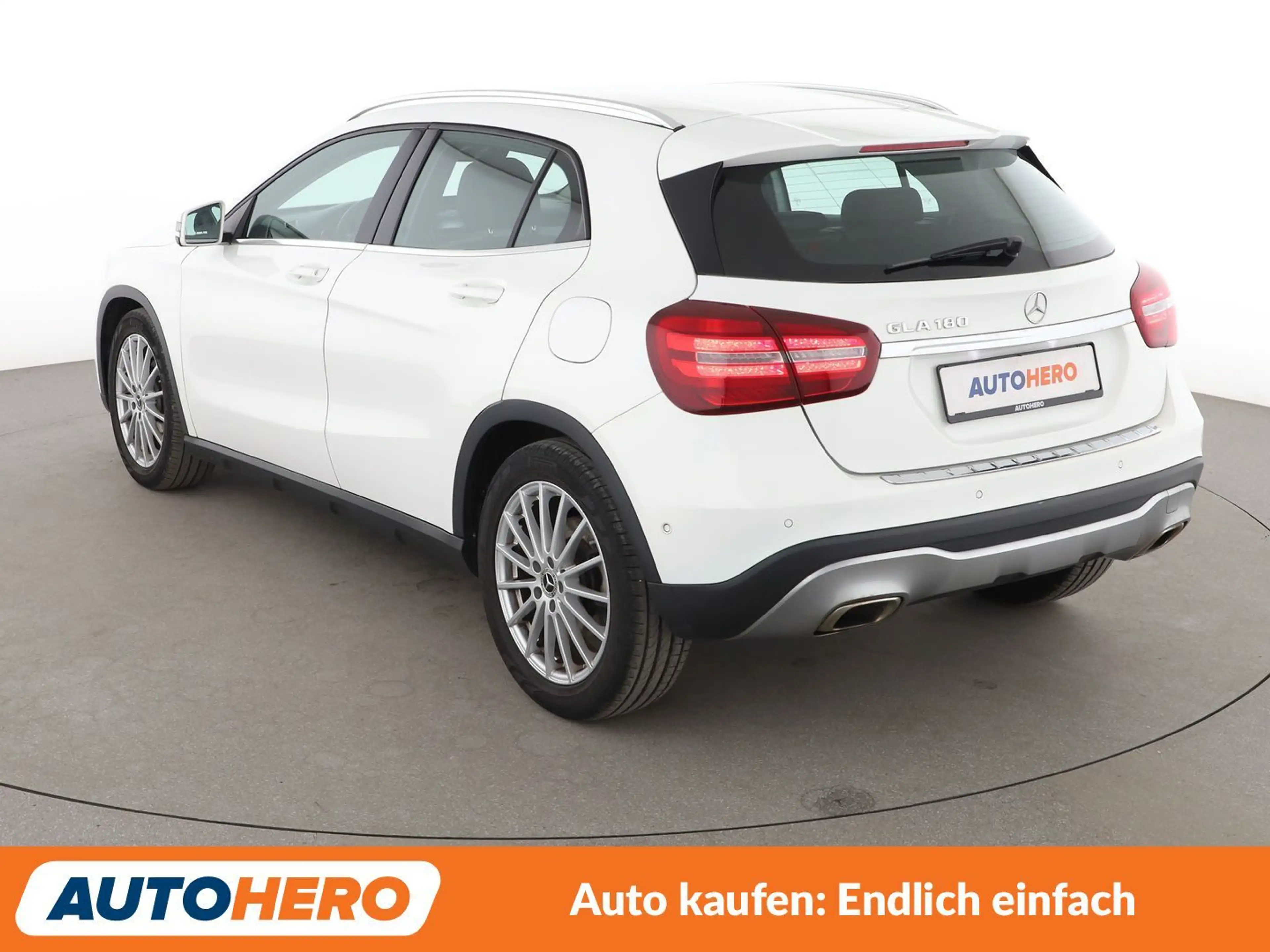 Mercedes-Benz GLA 180 GLA 180 Urban Aut*NAVI*LED*TEMPO*PDC*SHZ* — photo 4