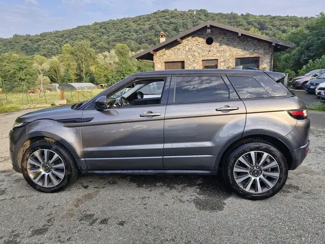 Land Rover Range Rover Evoque view 9