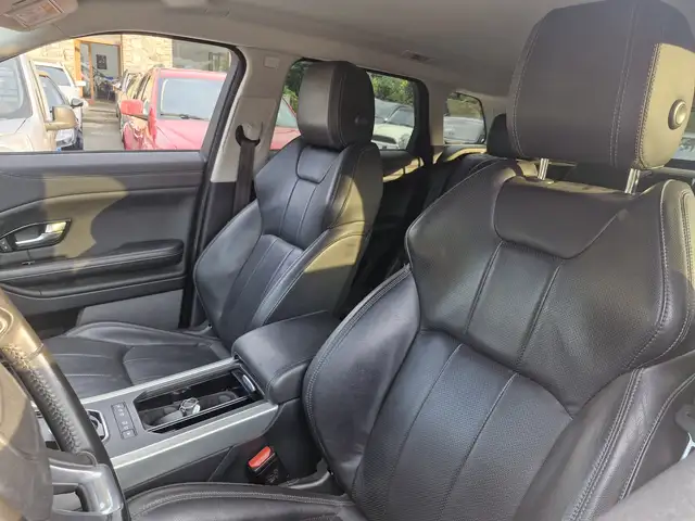 Land Rover Range Rover Evoque view 11