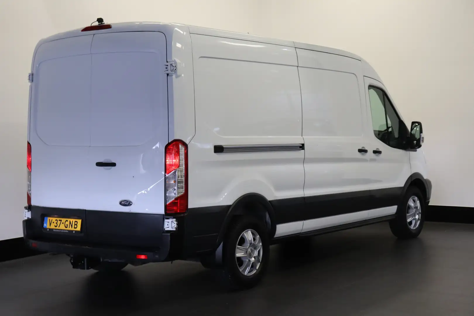 Ford Transit 2.0 TDCI 130PK L3H2 EURO 6 - Airco - Cruise - Came Wit - 2