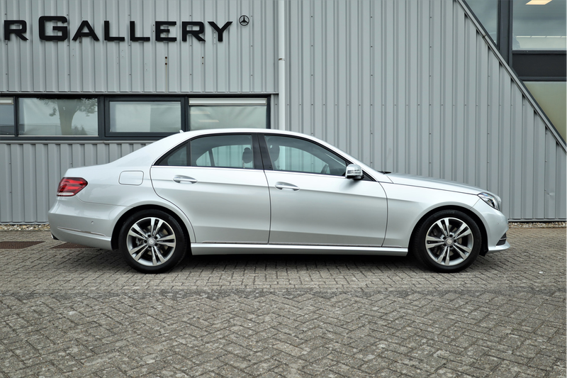 Mercedes-Benz E 300 E 4MATIC Avantgarde 10916km(!) BTW auto — photo 3