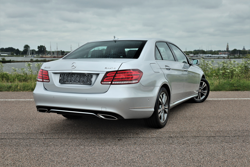 Mercedes-Benz E 300 E 4MATIC Avantgarde 10916km(!) BTW auto — photo 4