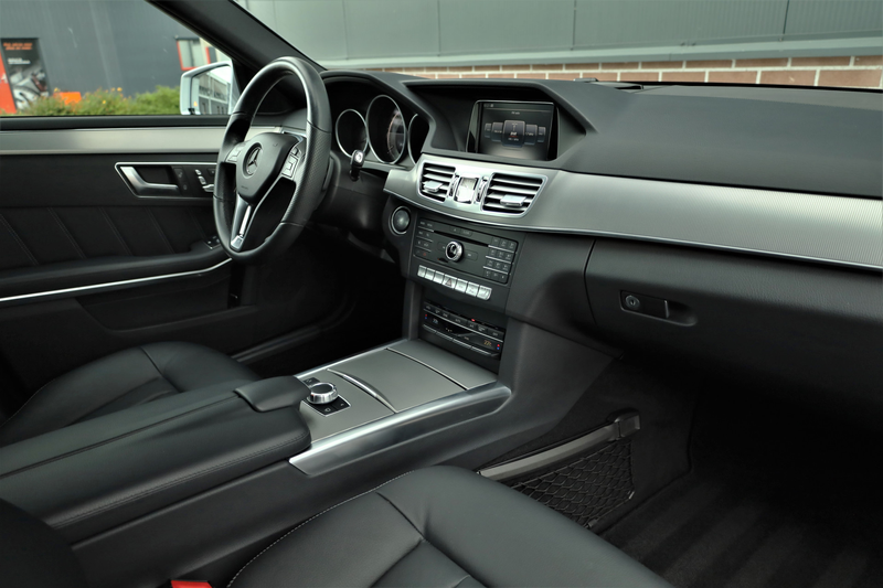 Mercedes-Benz E 300 E 4MATIC Avantgarde 10916km(!) BTW auto — photo 11