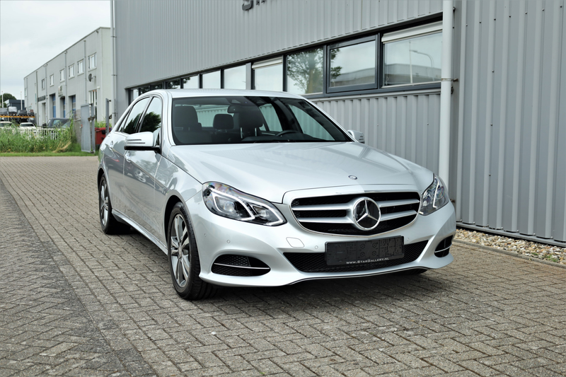 Mercedes-Benz E 300 E 4MATIC Avantgarde 10916km(!) BTW auto — photo 2