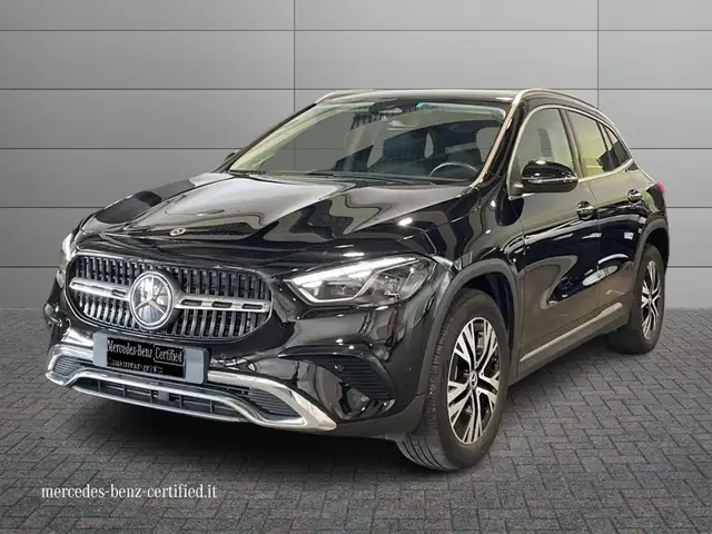 Mercedes-Benz GLA 180 GLA          (H247) - GLA 180 Automatic Progressiv