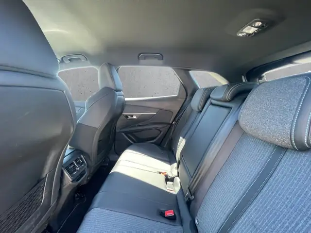 Peugeot 3008 view 8