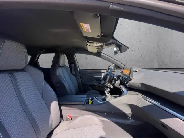 Peugeot 3008 view 13
