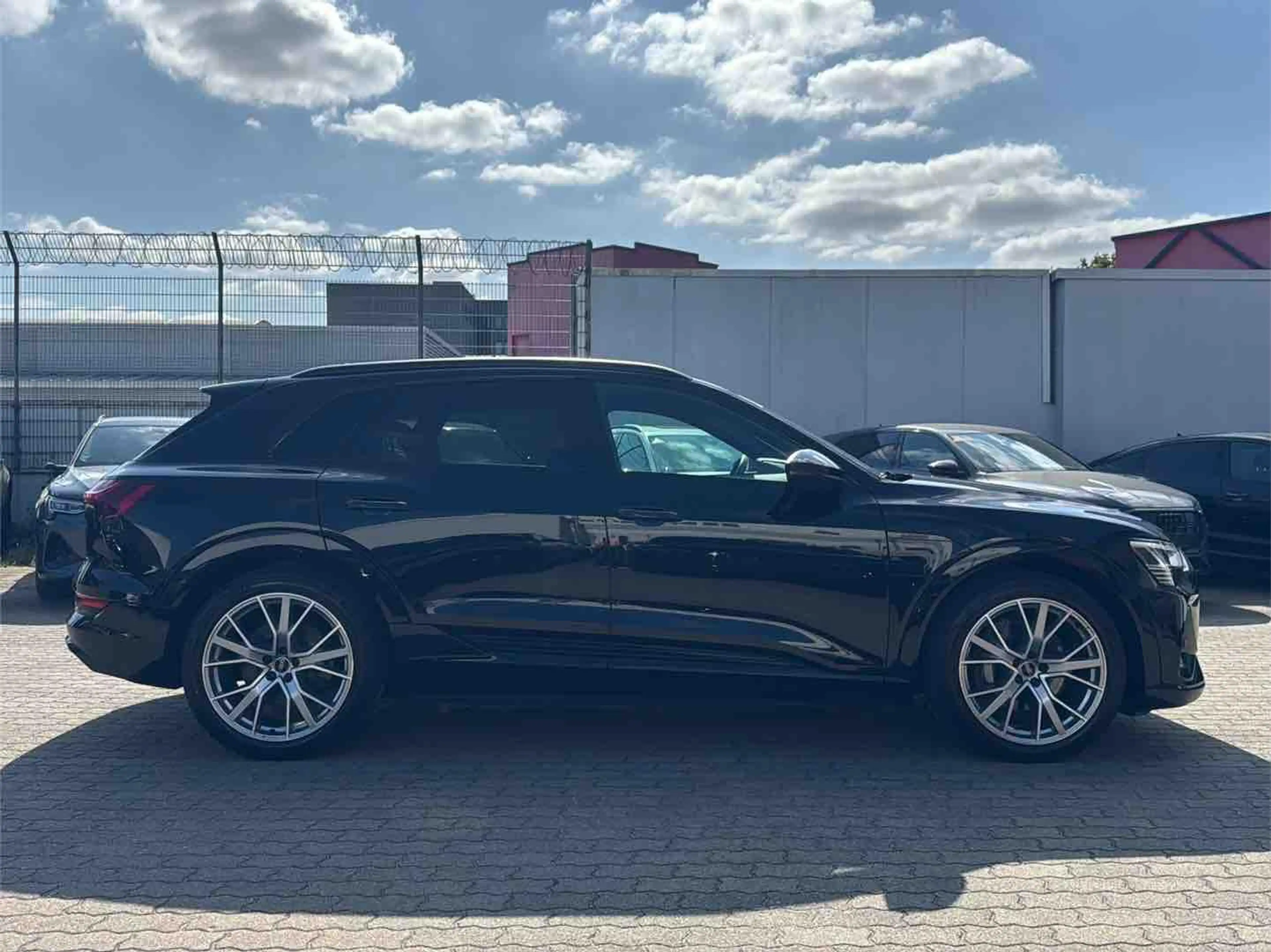 Audi e-tron 55 S line ACC BLACK PANO 360° 21Z SHZ — photo 6