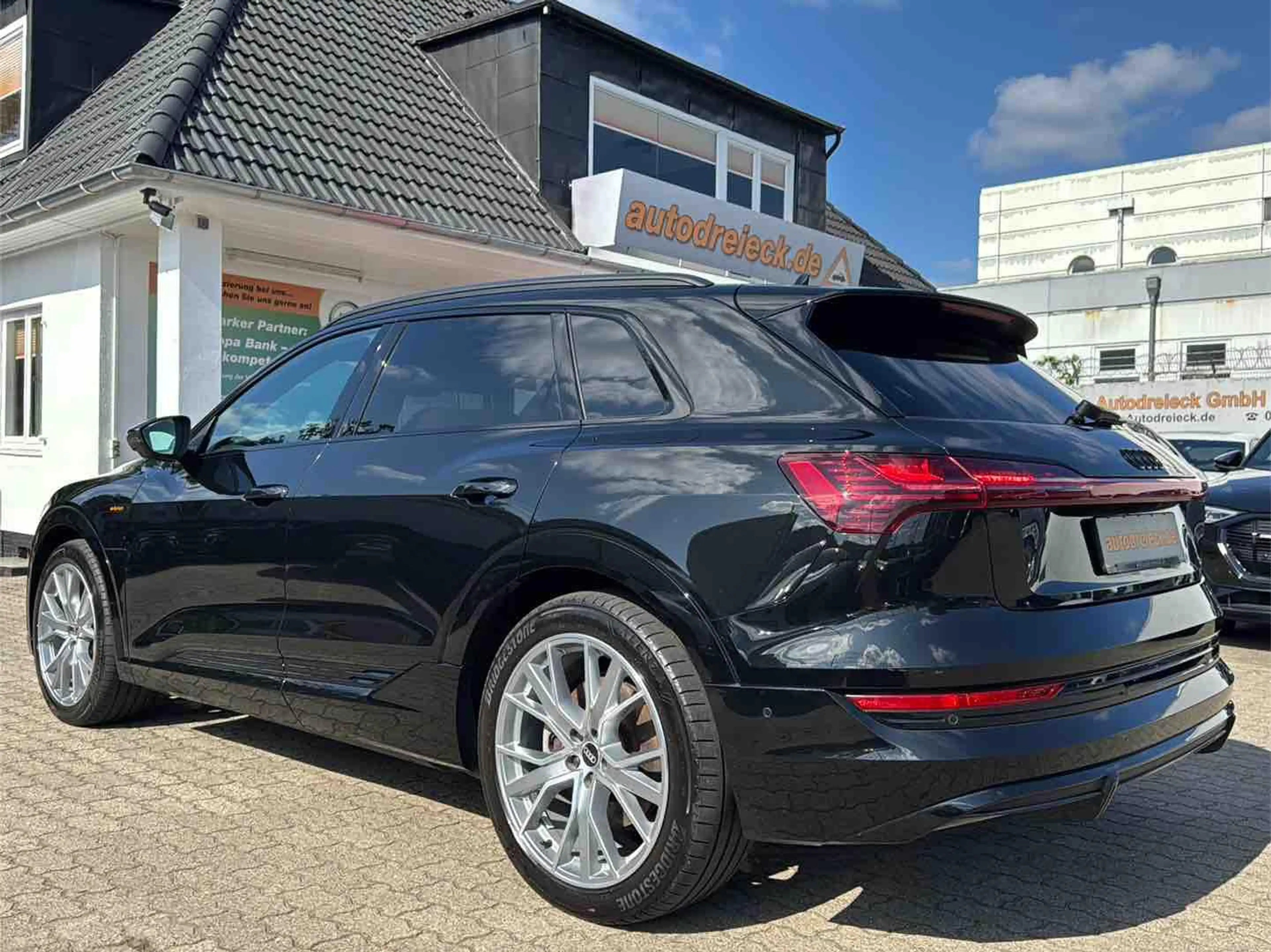 Audi e-tron 55 S line ACC BLACK PANO 360° 21Z SHZ — photo 10
