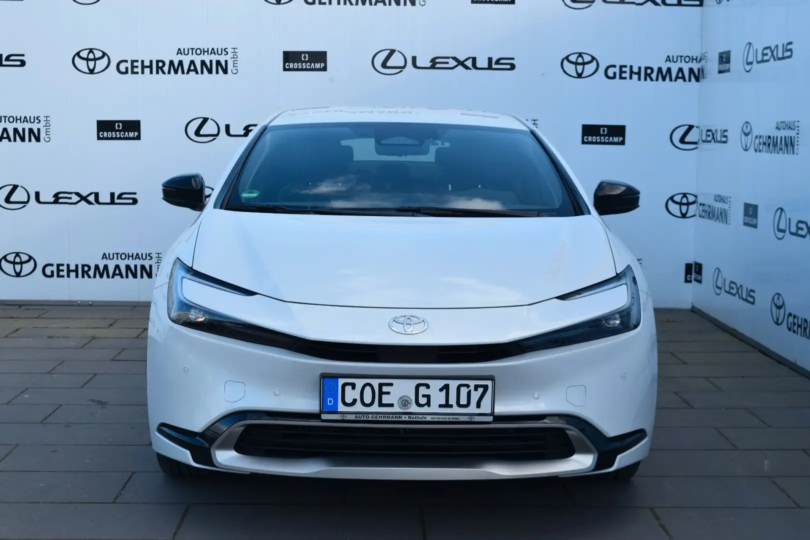 Toyota Prius Plug-in Hybrid Executive Blanc - 2