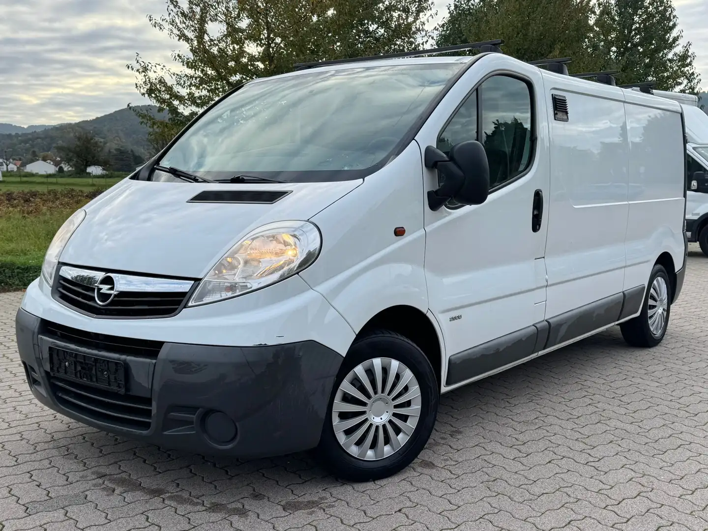 Opel Vivaro Kasten L2H1 2,9t Klima 1.Hand Regalsystem - 1
