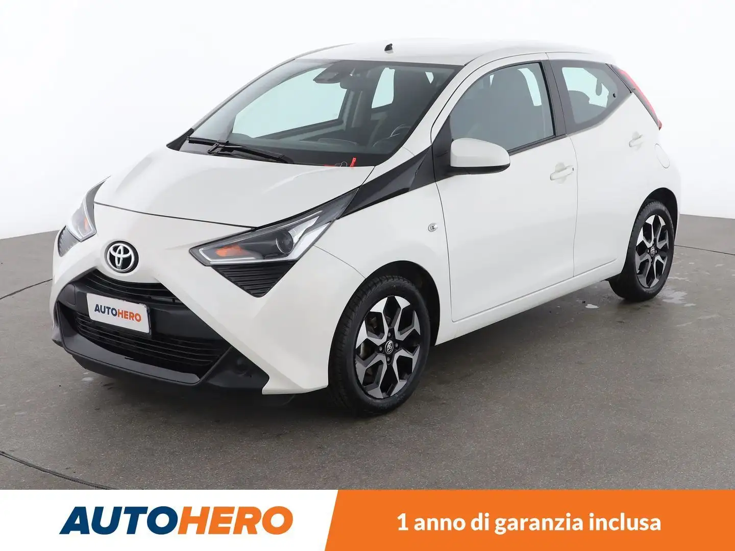 Toyota Aygo 1.0-VVT-i x-fun 72 CV Bianco - 1